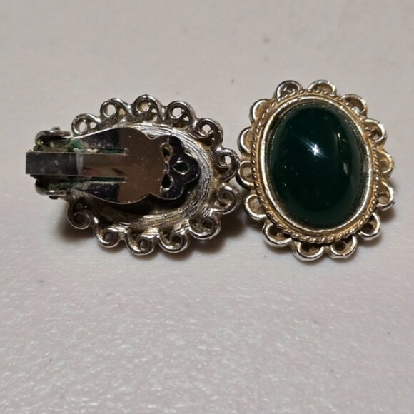 Vintage Oval Cut Green Agate Clip-on Earrings Patina Present 14 - Picture 2 of 4